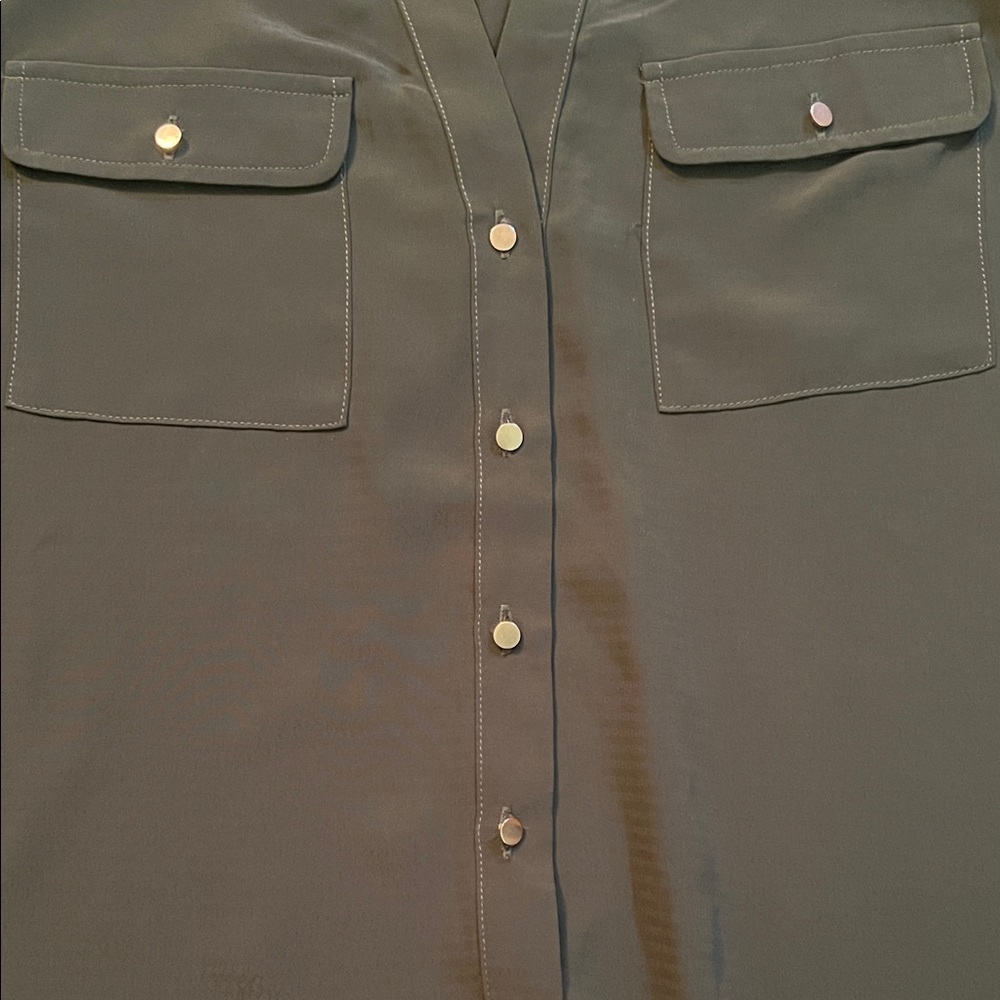 Lili Sidonio Women's Dark Green Button-Down Shirt - Picture 4 of 5